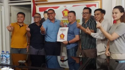 Diwakili Tim Bengkulu Optimis, Meriani Kembalikan formulir Cakada di Gerindra dan Hanura Provinsi Bengkulu