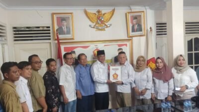 Hari yang Sama, 2 Figur PDI-P Kembalikan Formulir Cakada di DPD Gerindra Provinsi Bengkulu